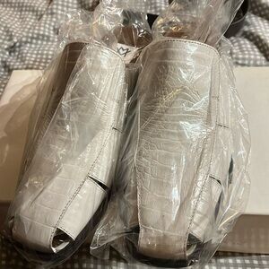 MEN NEW SLIDE IN LOAFER/ HUARACHE TYPE SHOE !